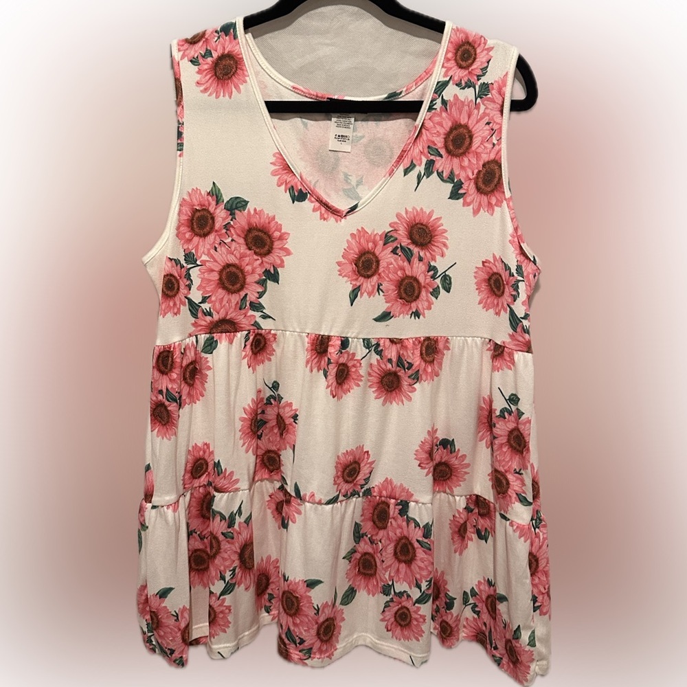 🇺🇸 Sale HEIMISH USA Cream Tank Top with Pink Floral Print